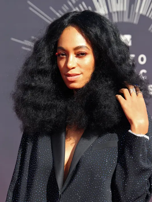 Solange Knowles yang merupakan adik dari Beyonce, pernah menikah dengan Daniel Smith ketika ia masih berusia 19 tahun kemudian bercerai pada tahun 2007. Pada tahun 2014 ia menikah dengan sutradara Alan Ferguson. (Bintang/EPA)