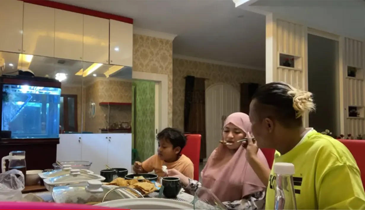 Sule dan Nathalie Holsher (Youtube/Sule Family)