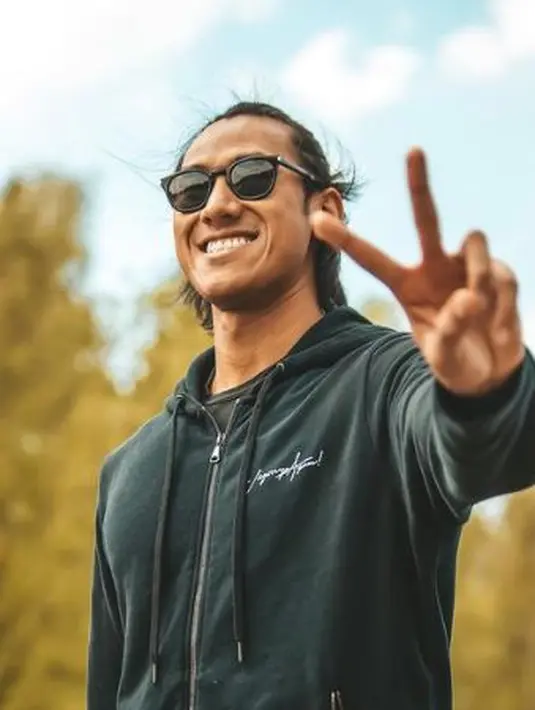 Sean sendiri sudah menyukai dunia balap sejak kecil. Ia bahkan sudah terlibat dalam dunia balap sejak usia belia. (Instagram/gelaelized)