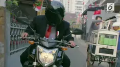 Diawali dengan rombongan presiden yang terhalang menuju ke Stadion GBK untuk menghadiri upacara pembukaan. Dalam tayangan itu, Jokowi tampak turun mobil dan memilih naik motor bersama sejumlah ajudan.
