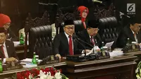 Ketua MPR Zulkifli Hasan saat memberikan pidato dalam Sidang Tahunan MPR RI Tahun 2017 di Gedung Parlemen Senayan, Jakarta, Rabu (16/08). (Liputan6.com/Johan Tallo)