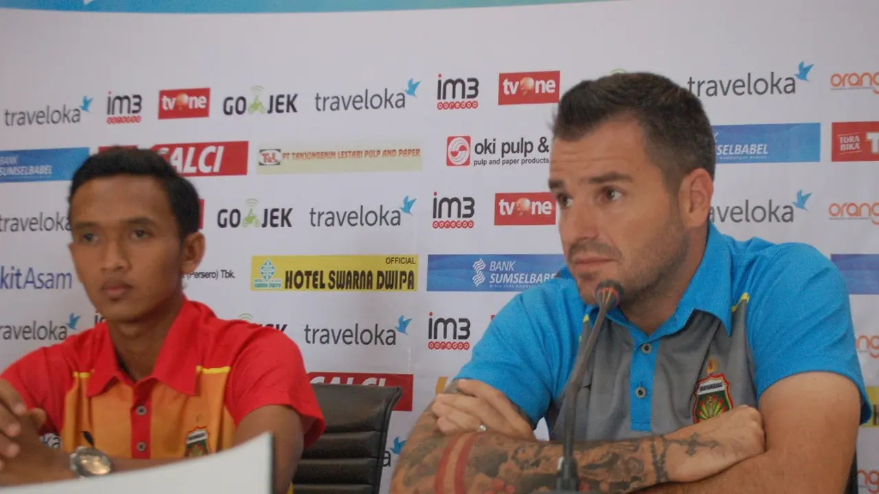 Pelatih Bhayangkara FC, Simon McMenemy sudah menyiapkan strategi jitu dalam meredam Sriwijaya FC