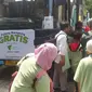 Dompet Dhuafa berinisiasi menggelar Mudik Gratis bagi penerima manfaat yang sebagian besar adalah binaan Dompet Dhuafa. Sebanyak 350 penerima manfaat akan melakukan mudik gratis yang dilepas dari Gedung Filantropi, Dompet Dhuafa berlokasi di Jatipadang, Pasar Minggu, Jakarta Selatan.