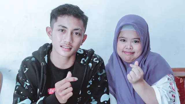 6 Potret Kebersamaan Kekeyi dan Mikko, Teman Curhatnya