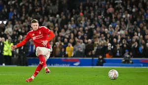 Transfer Elliot Anderson ke Man City Bisa Picu Kepergian Curtis Jones dari Liverpool