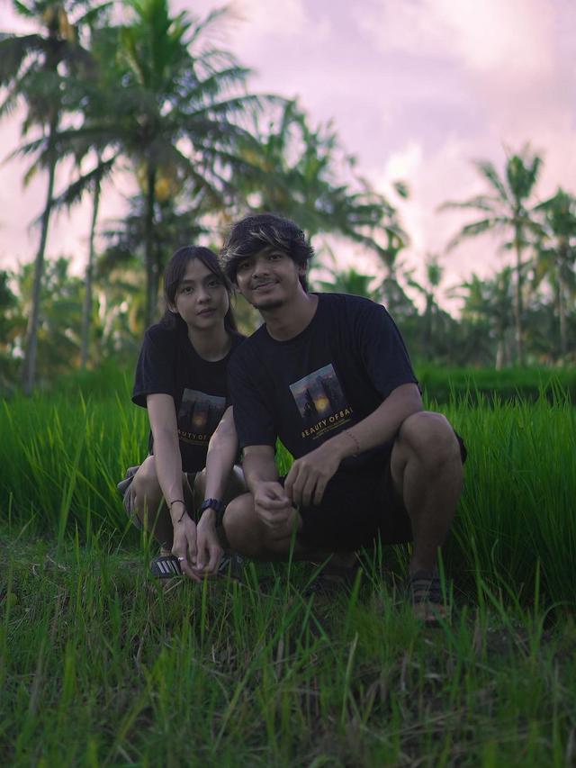 6 Potret Alffy Rev dan Istri yang Jarang Tersorot, Disebut Pasangan Idaman