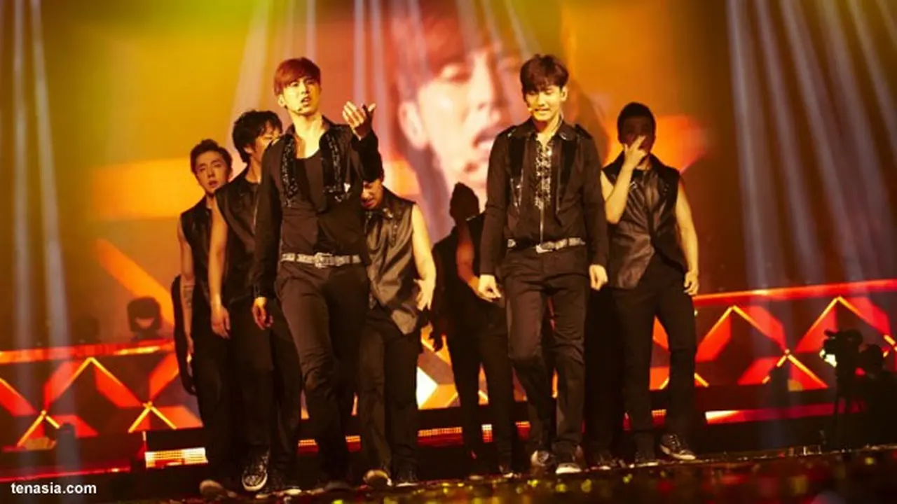 tvxq-130705c.jpg