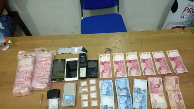 Barang bukti penyalahgunaan narkoba (Liputan6.com/ Eka Hakim)