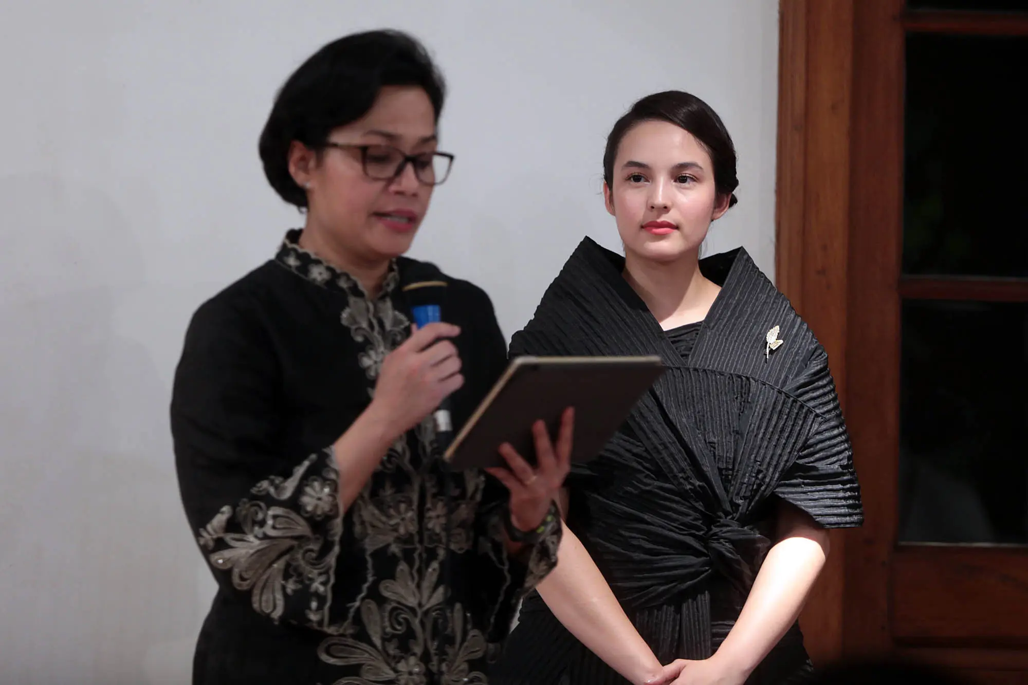 Chelsea Islan dan Sri Mulyani di Panggung Para Perempuan Kartini (Deki Prayoga/bintang.com)