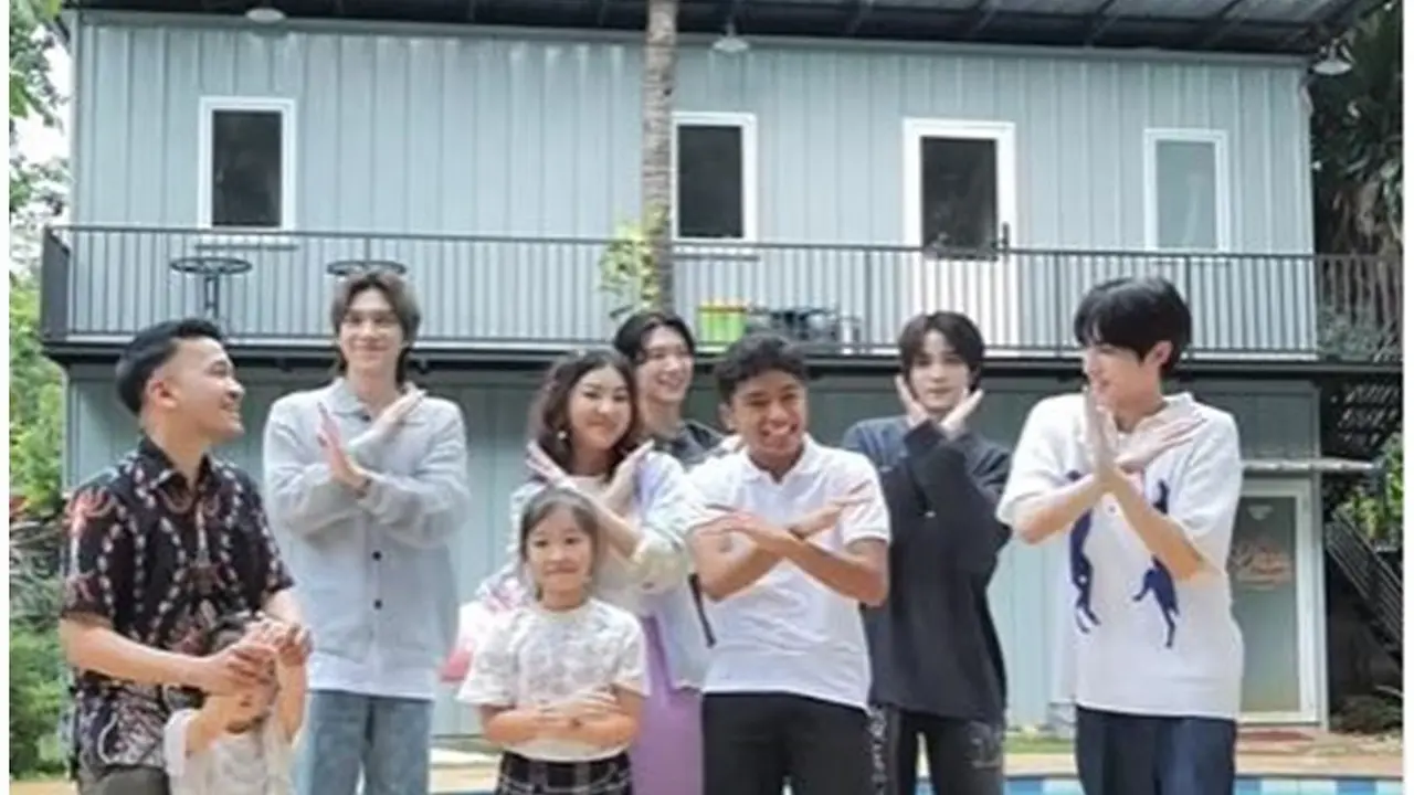 6 Potret Keluarga Ruben Onsu Sambut Kedatangan WayV, Siapkan Jajanan Jadul