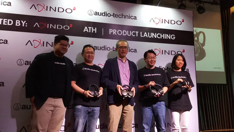 Peluncuran headphone bluetooth Audio Technica oleh Haraguchi, Operation and Consumer Product Manager Role Audio Technica di Jakarta, Rabu (22/11/2017). Liputan6.com/Agustin Setyo W