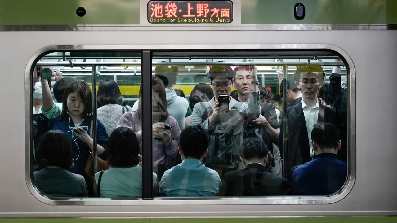 FOTO: Melihat Keseharian Warga di Pusat Kota Tokyo