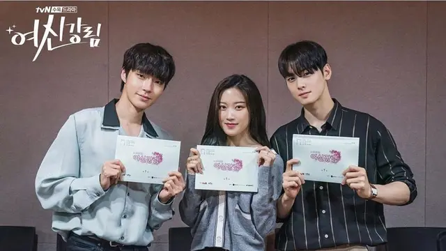 7 Beda Gaya Hwang In Youp dan Cha Eun Wo di Drama True Beauty, Curi Perhatian