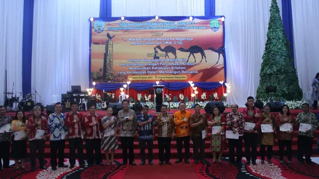 Potret Wakapolda Kaltara Hadiri Kegiatan Ibadah dan Perayaan Natal Tahun 2022 di Tanjung Selor