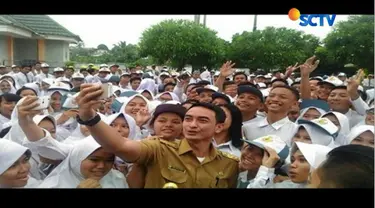 Pascapenetapan tersangka kasus suap dana APBD Jambi, rumah dinaas Gubernur Jambi, Zumi Zola digeledah KPK.