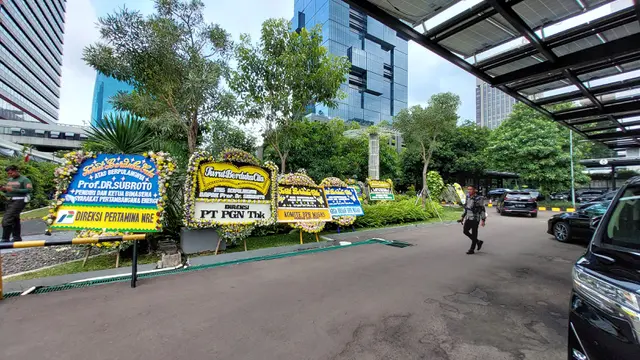 Mantan Menteri Pertambangan dan Energi Almarhum Subroto meninggal dunia. Jenazah disemayamkan di Kementerian ESDM, Jakarta, pada Rabu, 21 Desember 2022 ini.