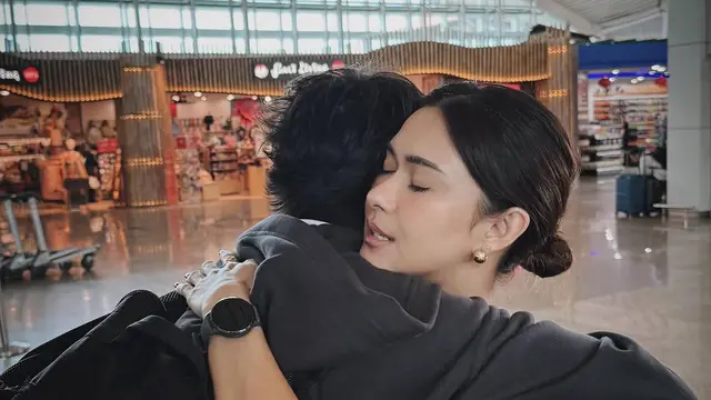 Potret Nana Mirdad dan Andre White Antar sang Anak Jason Deandra Berangkat Kuliah ke Aussie (credit: instagram/andrew.white._)