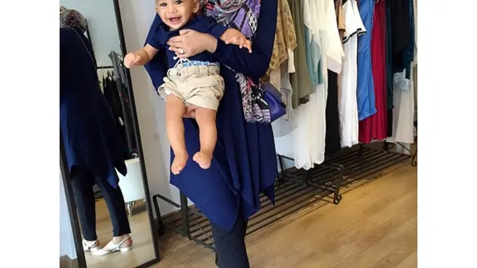 Shireen Sungkar dan anaknya, Teuku Adam Al-Fatih