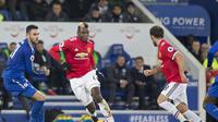 Paul Pogba bertugas sebagai kapten Manchester United (MU) saat ditahan Leicester City 2-2 di King Power Stadium, Minggu (24/12/2017) dinihari WIB. (Roland HARRISON / AFP)