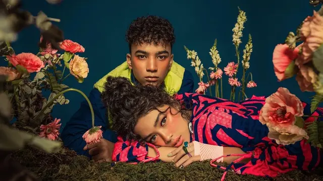 7 Gaya Pemotretan Terbaru Aqeela Calista dan Emyr Razan Ini Bikin Baper