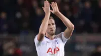 4. Harry Kane (Tottenham Hotspur) - 17 Gol (4 Penalti). (AFP/Josep Lago)