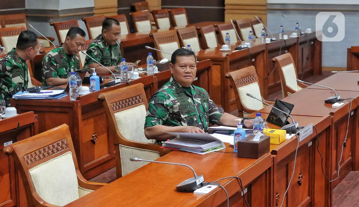 Kepala Staf TNI Angkatan Laut (Kasal) Laksamana TNI Yudo Margono mengikuti uji kelayakan dan kepatutan (fit and proper test) calon Panglima TNI di Komisi I DPR, Kompleks Parlemen, Senayan, Jumat (2/12/2022). Laksamana TNI Yudo Margono merupakan calon tunggal Panglima TNI yang diusulkan oleh Presiden Joko Widodo. (Liputan6.com/Angga Yuniar)