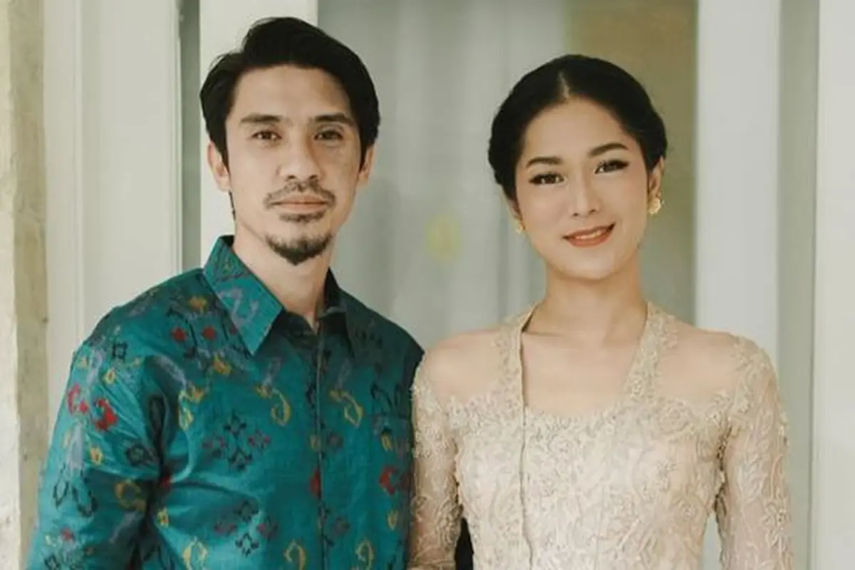 Inspirasi Model Kebaya Couple Modern untuk Acara Resmi (credit: instagram/prisia)
