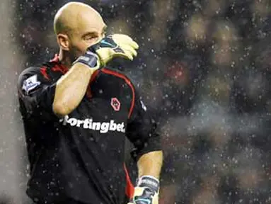 Ekspresi kiper Wolverhampton Wanderer asal AS Marcus Hahnemann setelah gawangnya kebobolan di laga lanjutan EPL melawan Liverpool di Anfield Stadium, 26 Desember 2009. AFP PHOTO / PAUL ELLIS