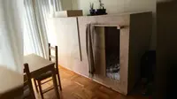 Inspirasi Kamar Unik di Dalam Kotak Kayu