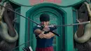 Mackenyu Arata sukses menyita perhatian di live action One Piece. Ia dinilai sangat keren perankan karakter Zoro. Beragam pujian mengalir untuk Mackenyu setelah sukses perankan Zoro. (Liputan6.com/IG/netflix)