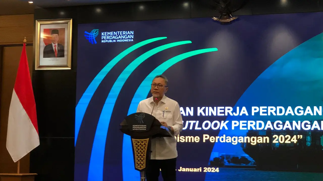 Menteri Perdagangan (Mendag) Zulkifli Hasan dalam konferensi pers Capaian Kinerja 2023 dan Outlook Perdagangan 2024, di Kantor Kementerian Perdagangan, Jakarta, Kamis (4/1/2024). (Tira/Liputan6.com)