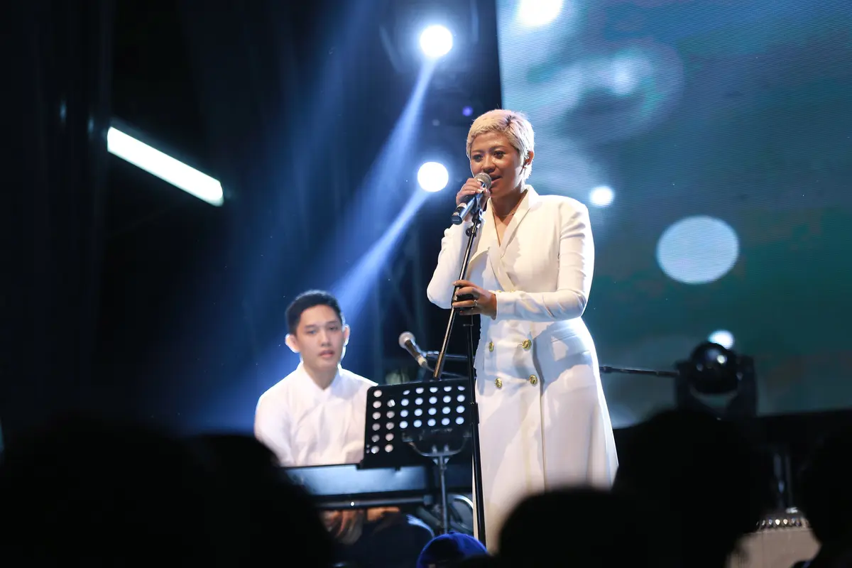 [Bintang] Dira Sugandi