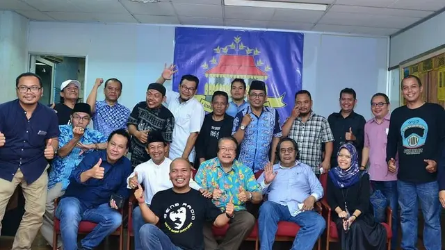 Lembaga Kebudayaan Betawi menggelar diskusi bersama keluarga Benyamin Suaeb dan Falcon untuk menyelesaikan kegaduhan terkait film Benyamin Biang Kerok (koleksi LKB)