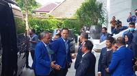 Ketua Umum Partai Demokrat Agus Harimurti Yudhoyono (AHY) menemui Ketum NasDem Surya Paloh di NasDem Tower, Kamis (23/6/2022). (Foto: Genantan Saputra/Merdeka.com).