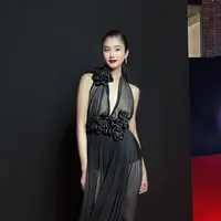 Pesona transgender cantik Nong Poy memang semakin memikat setelah menikah. Ia tampil menawan di sebuah acara dengan wajah glowing. Seperti apa detailnya? [@poydtreechada]