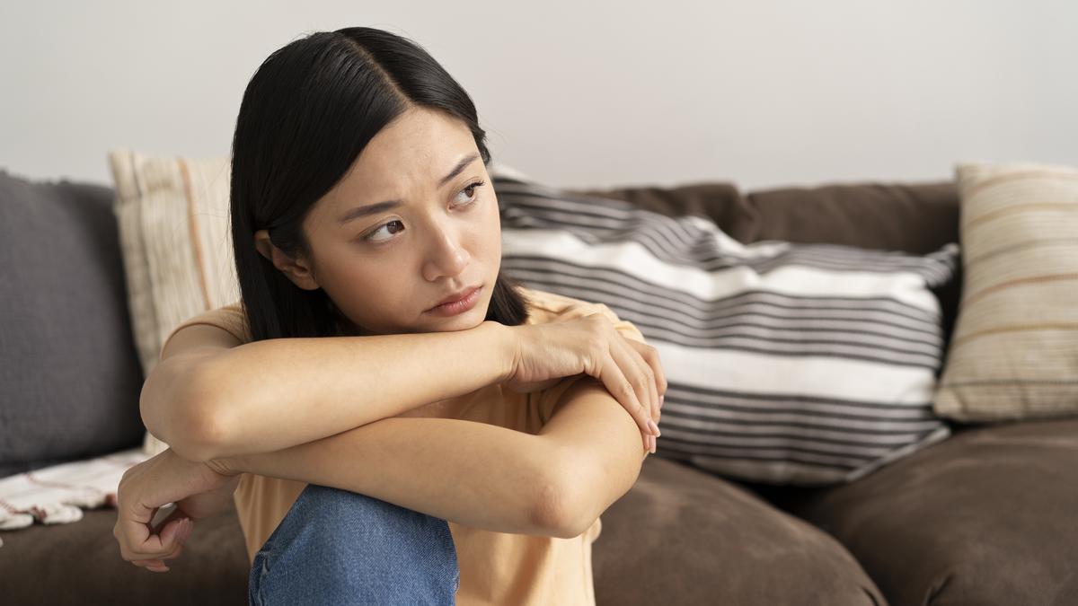 Kebiasaan Bilang 'Nggak Apa-Apa' Bisa Bikin Sakit Mental hingga Tubuh