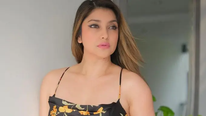 [Fimela] Sarah Azhari