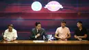 Ketua Umum PSSI, Erick Thohir (kedua kiri) didampingi Waketum PSSI, Zainudin Amali dan dua pemain naturalisasi, Rafael Struick (kanan) dan Ivar Jenner saat konferensi pers pengumuman resmi FIFA Matchday antara Timnas Indonesia melawan Argentina di ruang media Stadion Utama Gelora Bung Karno (SUGBK), Jakarta, Rabu (24/05/2023). (Bola.com/Bagaskara Lazuardi)