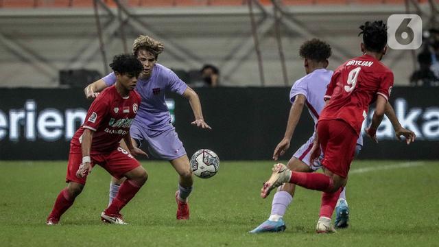 FOTO: Indonesia All Star U-20 Tahan Imbang FC Barcelona U-18 di IYC 2021