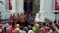Wapres Jusuf Kalla meresmikan pembukaan pameran lukisan koleksi Istana Kepresidenan (Liputan6.com/ Putu Merta Surya Putra)