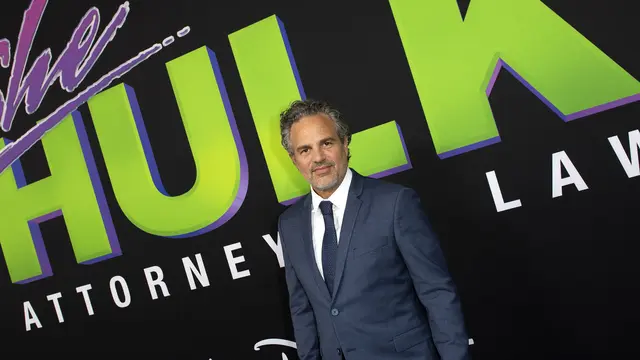 Aktor AS Mark Ruffalo menghadiri pemutaran perdana serial Disney+ "She-Hulk: Attorney at Law" pada 15 Agustus 2022, di Teater El Capitan di Hollywood, California.