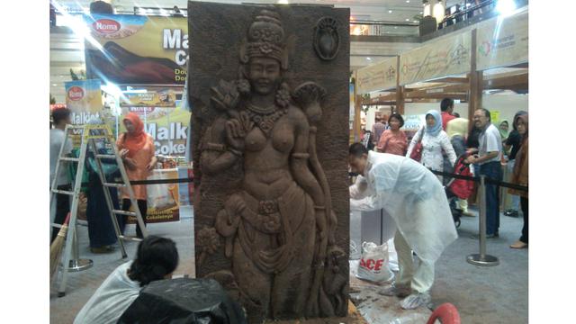 Plaza Ambarrukmo Yogyakarta Hadirkan Patung Coklat Dewa Dewi