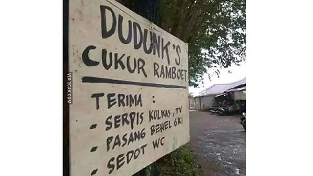6 Spanduk Potong Rambut Ini Kocak Sekaligus Bikin Geleng Kepala