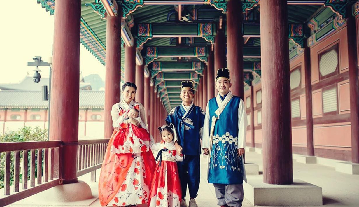FOTO: Liburan Seru Betrand Peto ke Korea Bareng Keluarga ...
