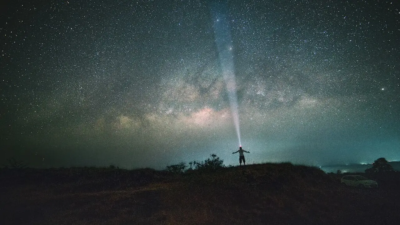 TIps Memotret `Luar Angkasa` ala Fotografer Amatir