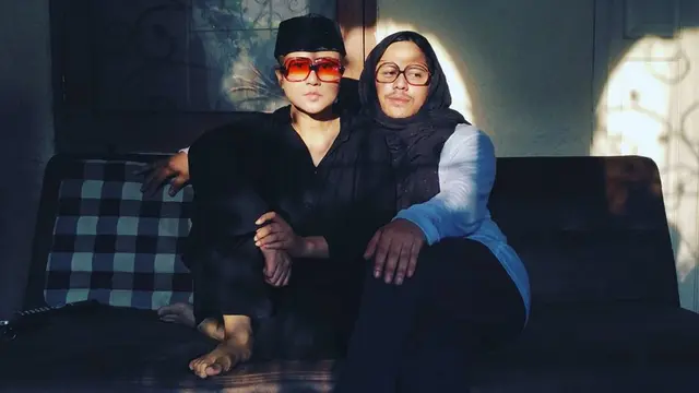6 Momen Kebersamaan Ria Irawan dan Suami, Setia Saat Suka dan Duka