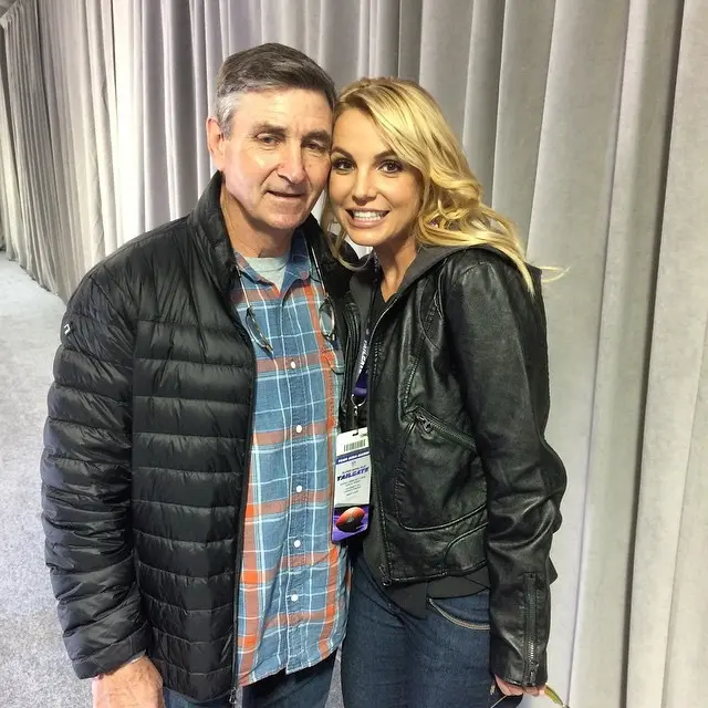 Britney Spears dan ayahnya, Jamie Spears. (Instagram/ britneyspears - https://www.instagram.com/p/4M3SFEG8B2/)