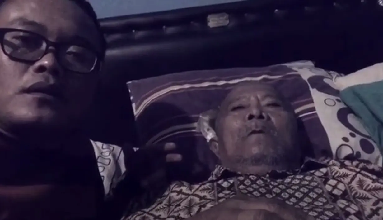 Memang, dalam beberapa unggahan di akun Instagramnya, Sule kerap mengunggah video yang menunjukan dirinya selalu berada di sisi ayahnya selama beliau sakit. Banyak momen yang telah mereka lalui bersama. (Instagram/ferdinan_sule)