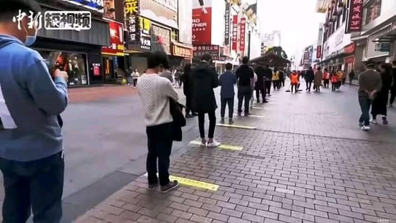 Potret social distancing di berbagai negara