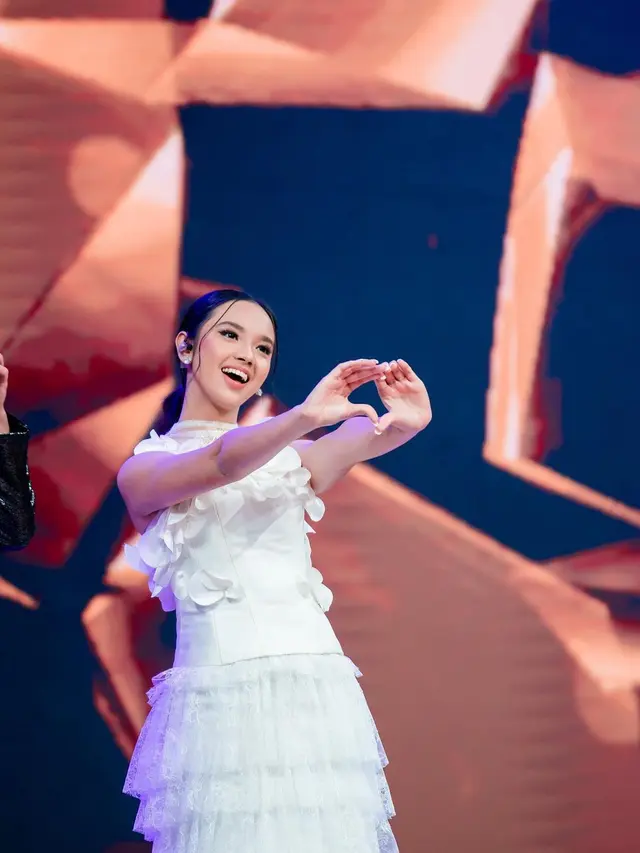 Merasa punya tanggung jawab, Lyodra Ginting tetap bernyanyi meski sedang sakit.